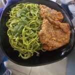 Tallarines verdes con carne